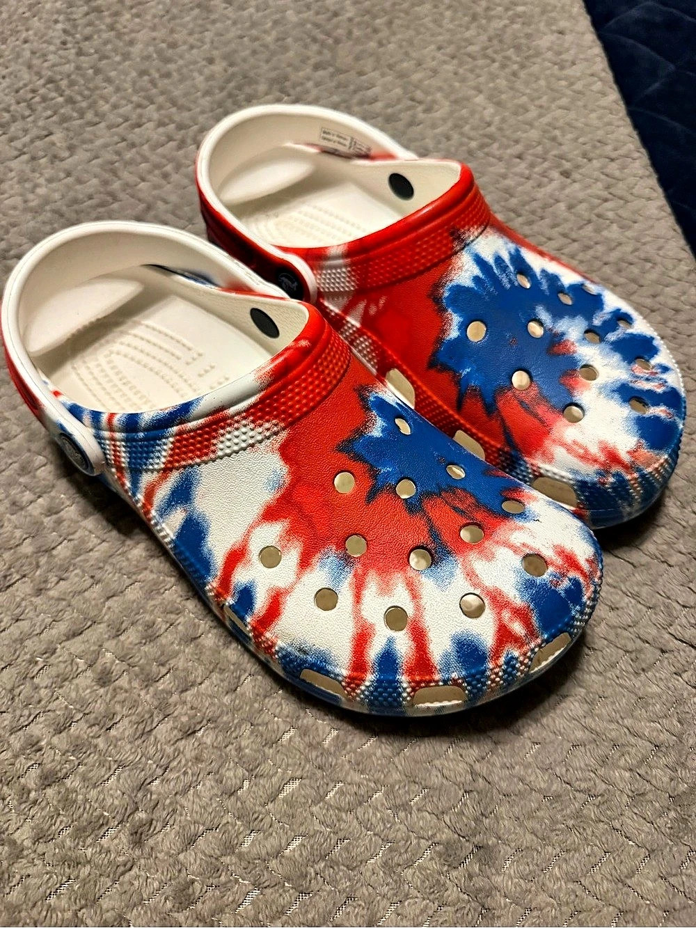 Crocs Classic Tie-Dye Graphic Clog Red & Blue
